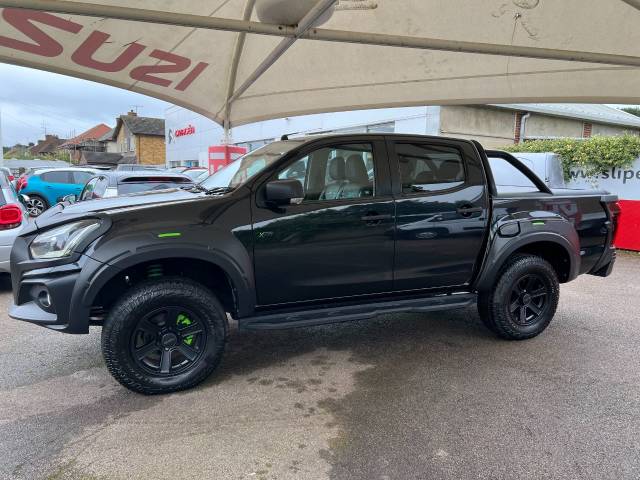 Isuzu D-max 1.9 XTR Nav+ Double Cab 4x4 Pick Up Diesel Black